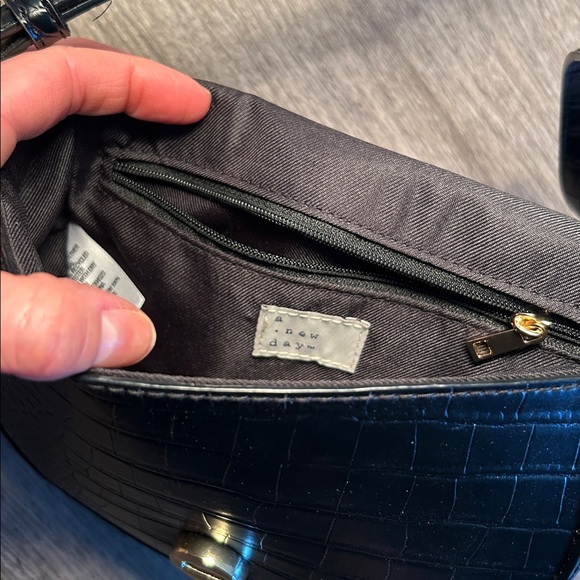 A New Day Black Quilted Shoulde Bag - Picture 6 of 6